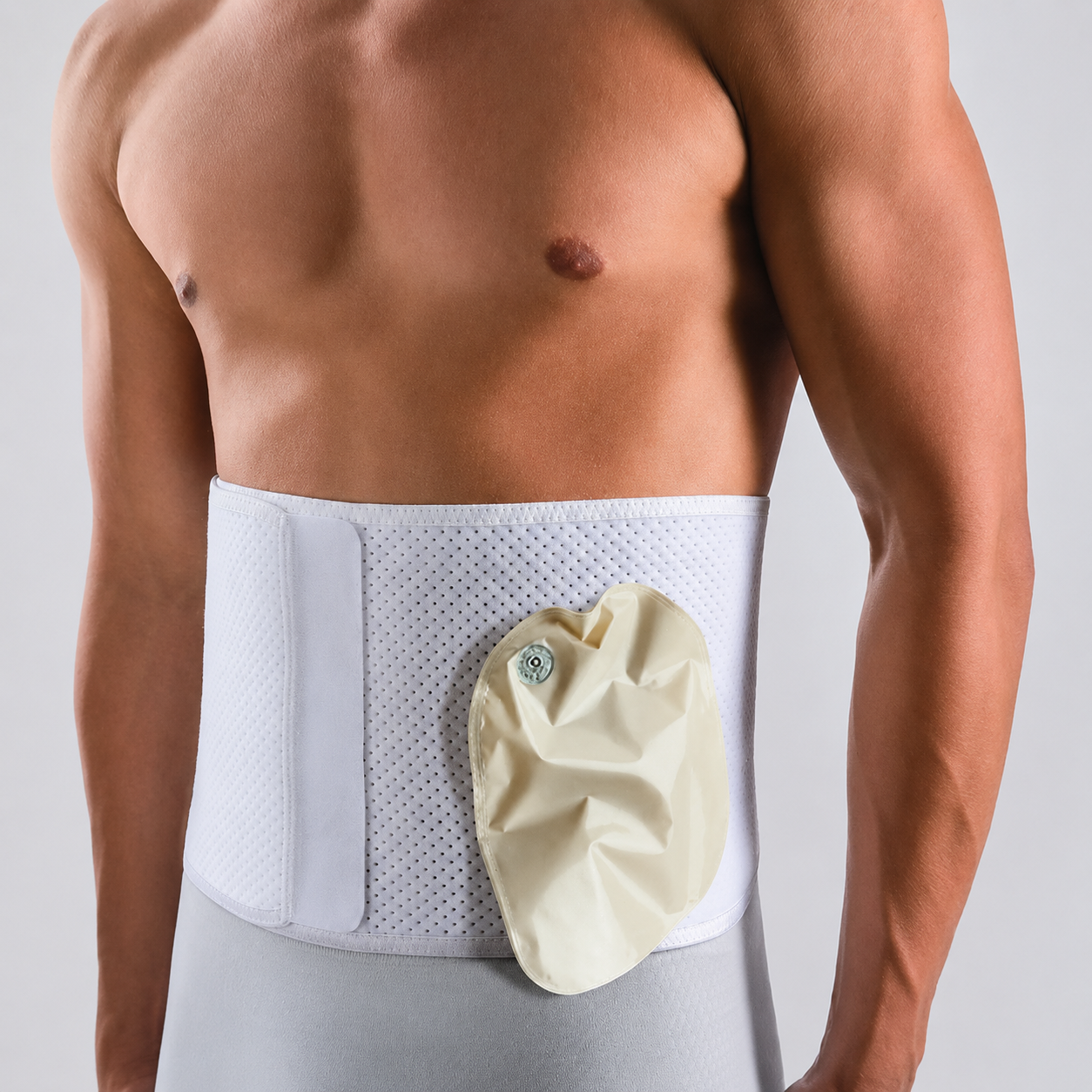 Stomibandage för stomi i hudvänligt och elastiskt material, finns i 15 cm och 22 cm.