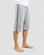 Shorts med dragkedjor på sidorna, i bomull, finns i mörkblått, svart och grått.