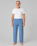 Denimbyxor med foder och dragkedja i båda benen. Finns i svart, mörkblå och tvättad blå.