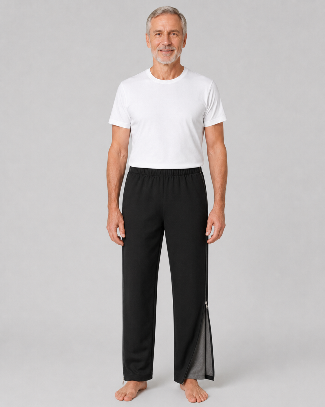 Jeans med foder och dragkedja i båda benen, finns i svart, mörkblått och blekt blått.