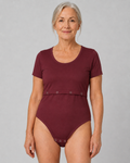Bodystocking med öppning för sond, fås i bordeaux, grön, vit, koboltblå och svart.